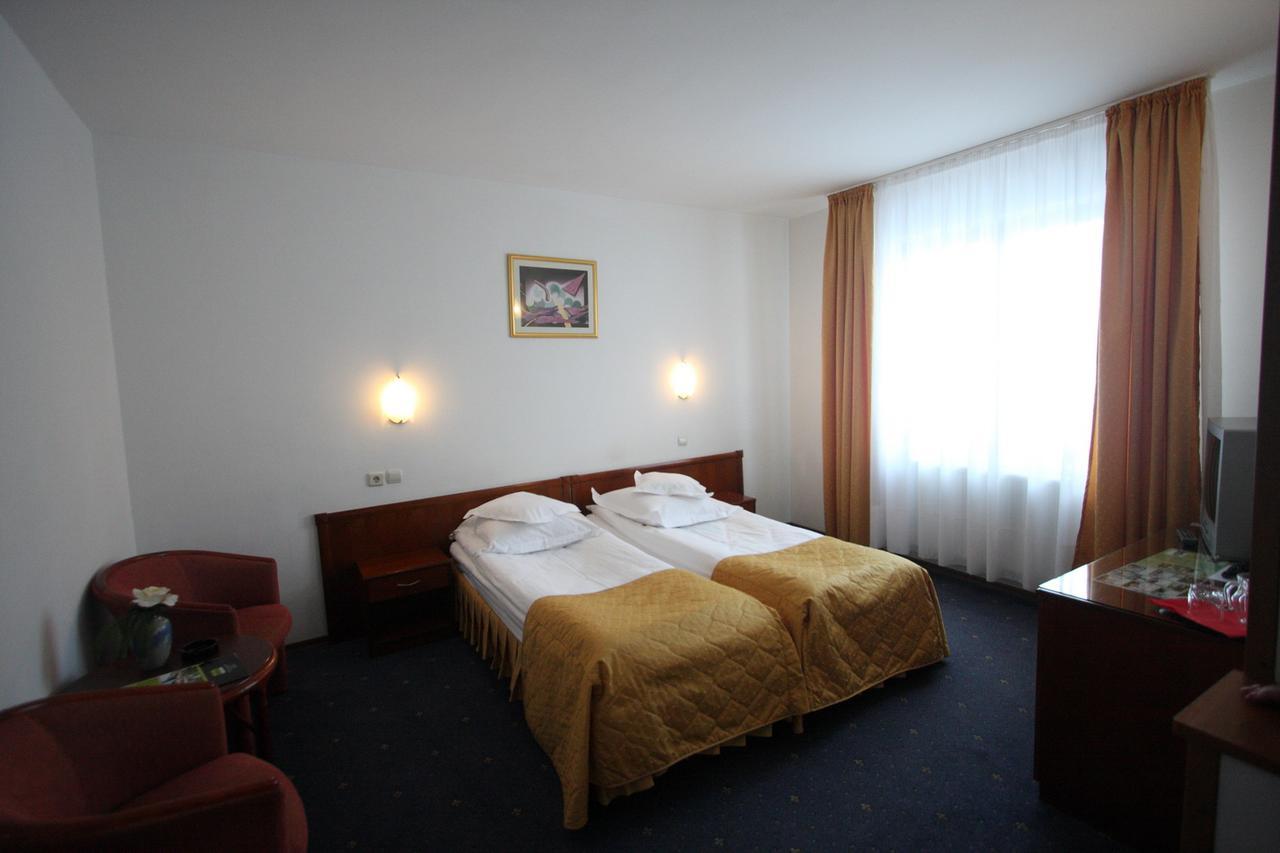 Hotel Ruia Пояна-Брашов Экстерьер фото